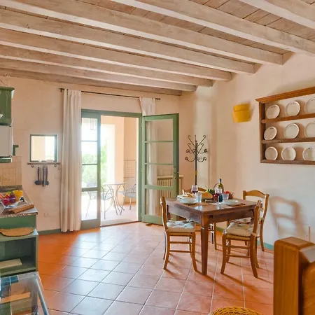Holiday home Mietitore A Montefiorile *