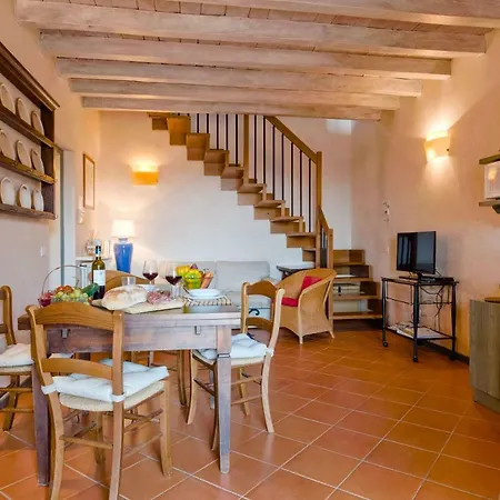 Mietitore A Montefiorile Holiday home *